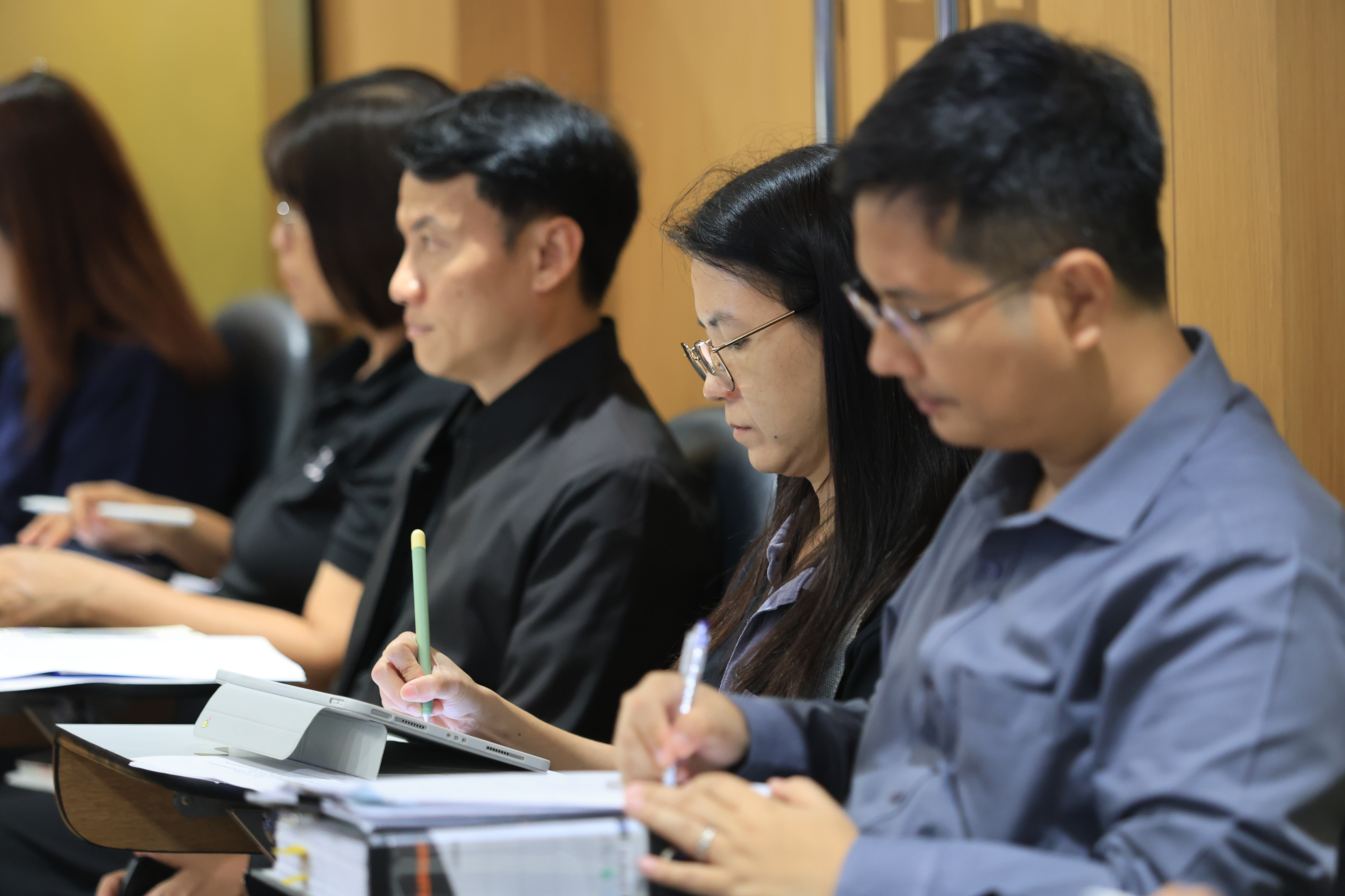 title - ส.ป.ก. ร่วมประชุมหารือแนวทางการรับมือผลกระทบจากสถานการณ์การสู้รบในภูมิภาคตะวันออกกลาง